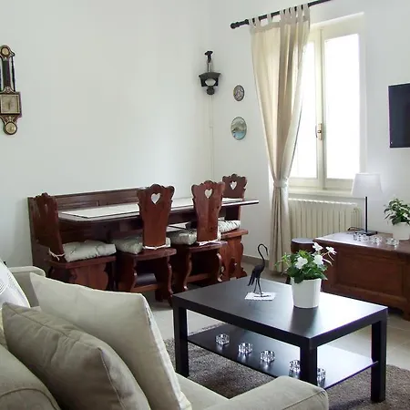 Casa V. Bengasi * Bellagio